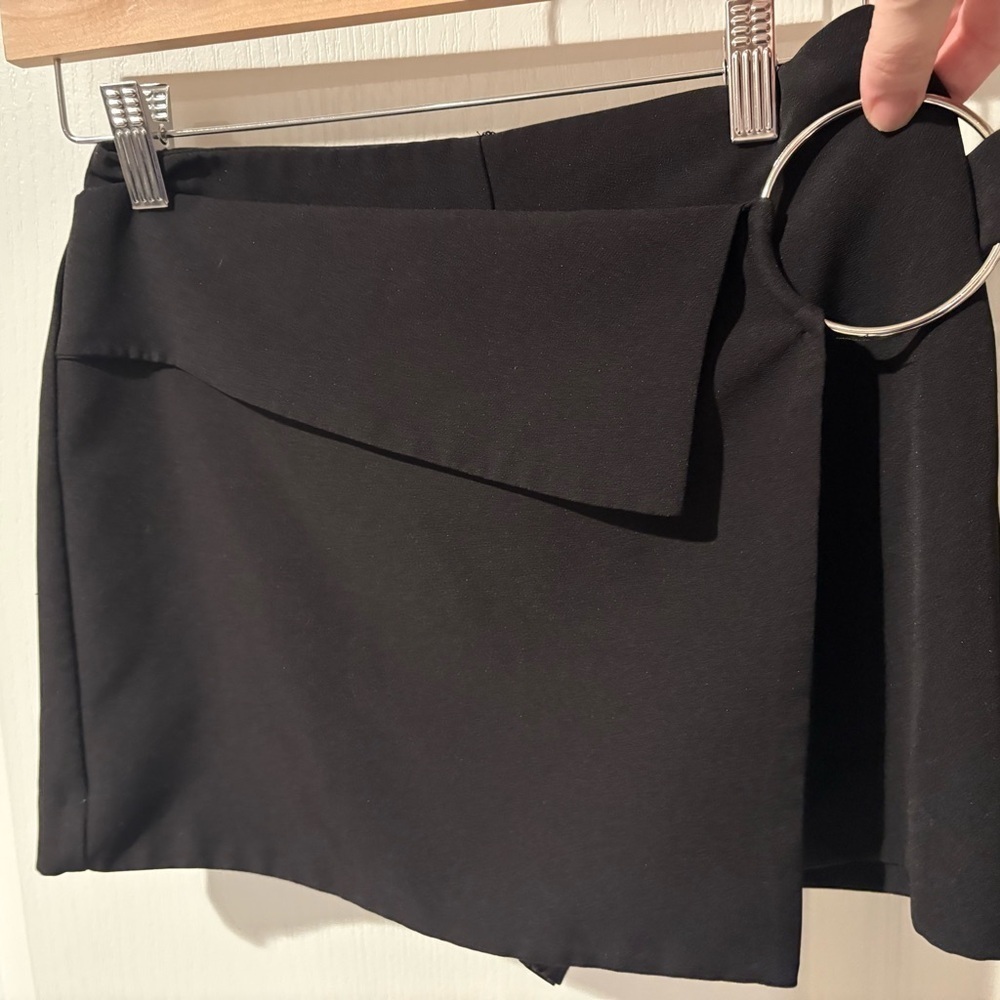 Forever 21 Black Asymmetrical Skorts